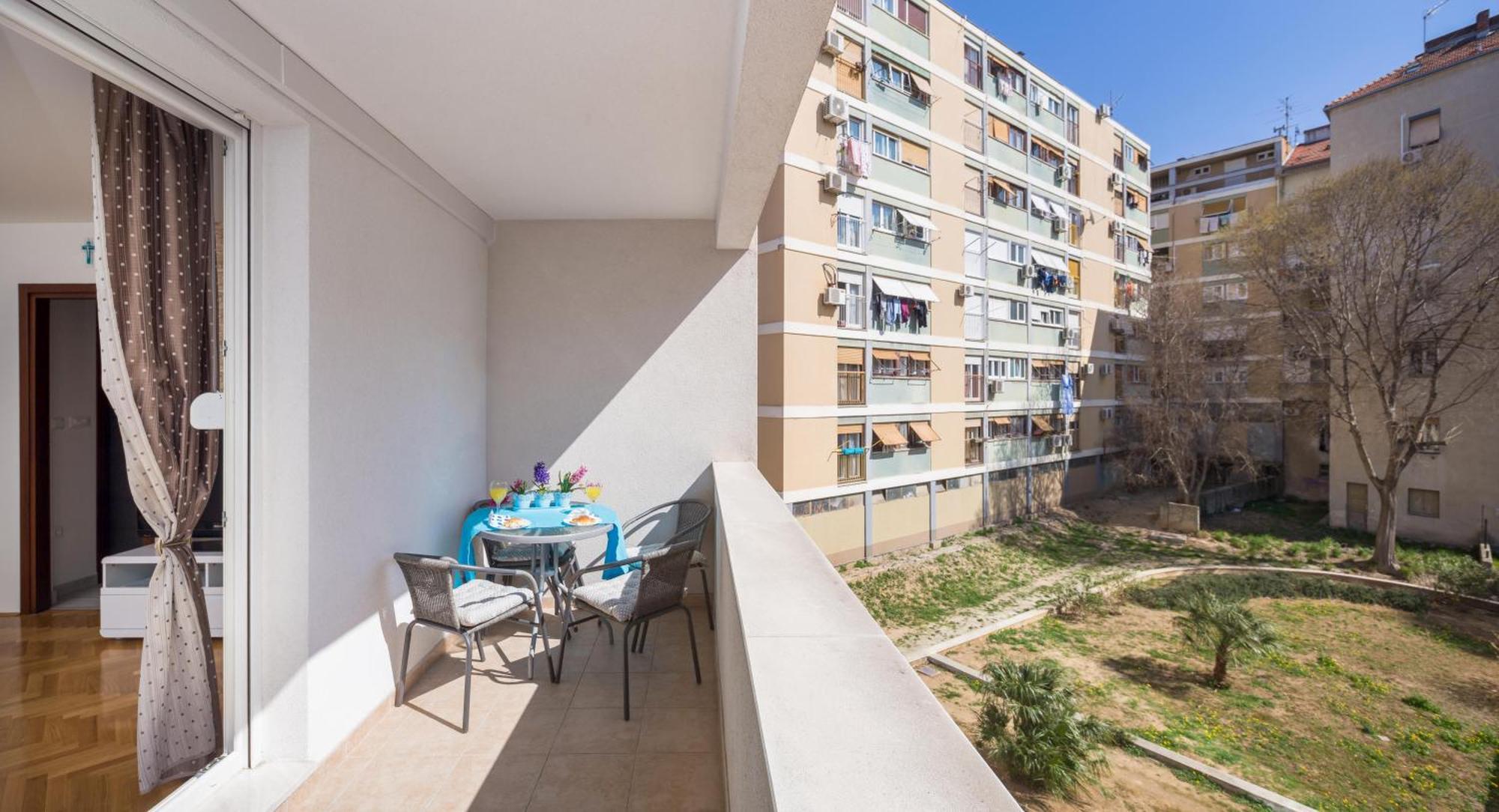 Apartment Split Split